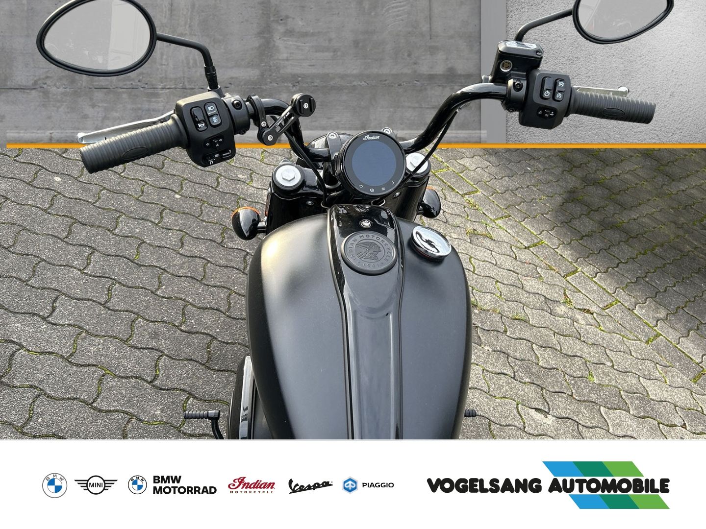 Fahrzeugabbildung Indian Chief Bobber Dark Horse, Heckträger mit Tasche ,