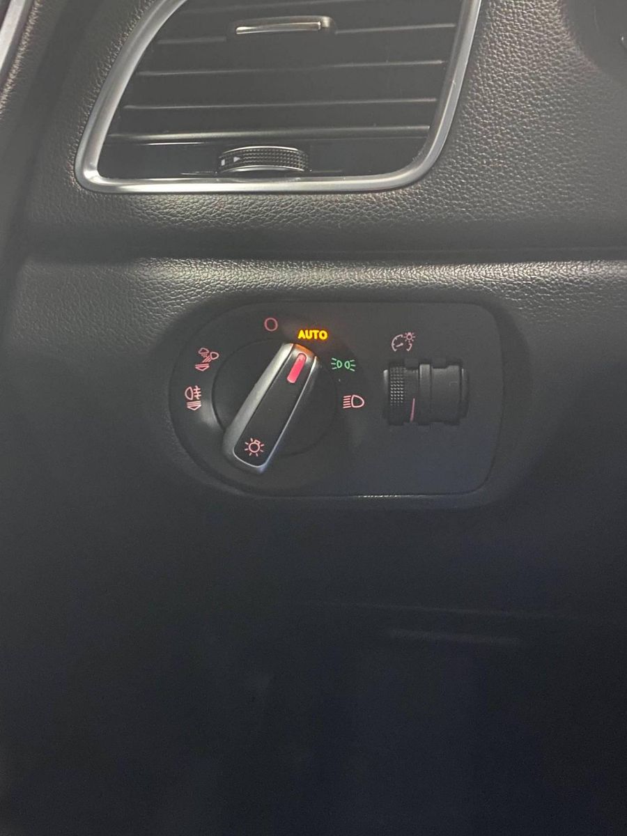 Fahrzeugabbildung Audi Q3 1.4 16V TFSI Sport+AHK+NAVIGATION+Keyless+PDC
