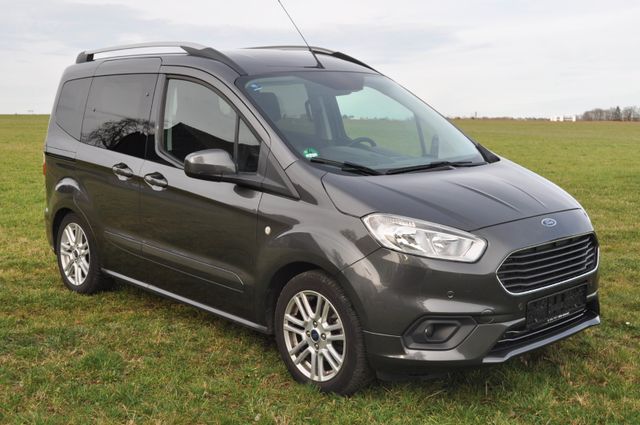 Ford Tourneo Courier Titanium * 39.900 Km *