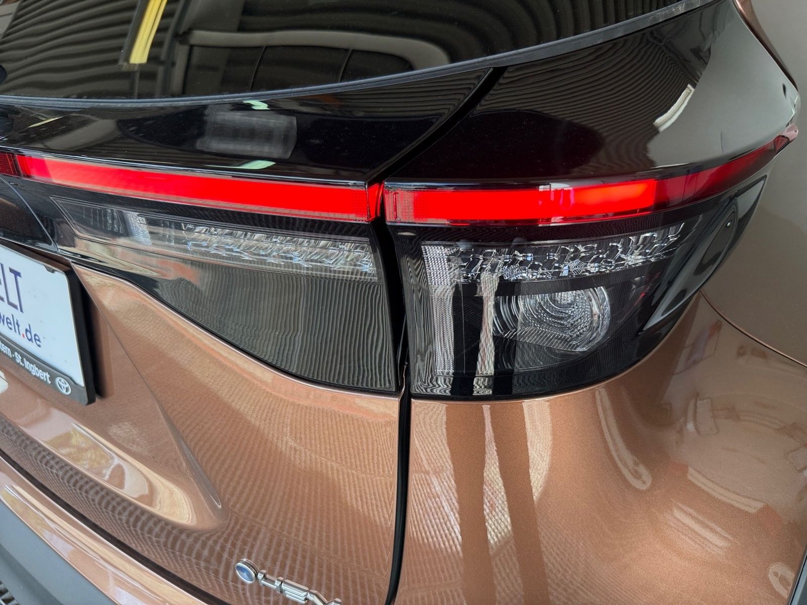 Fahrzeugabbildung Toyota Yaris Cross Lounge 1.5-l-Hybrid LED,Navi,elHeckk