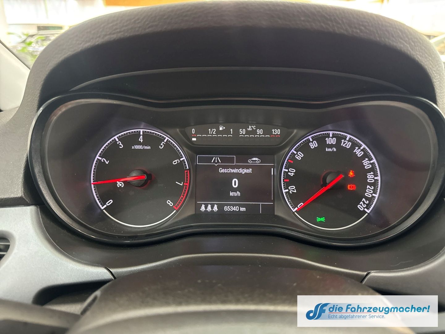 Fahrzeugabbildung Opel Corsa E Edition Navi Apple CarPlay Android Auto