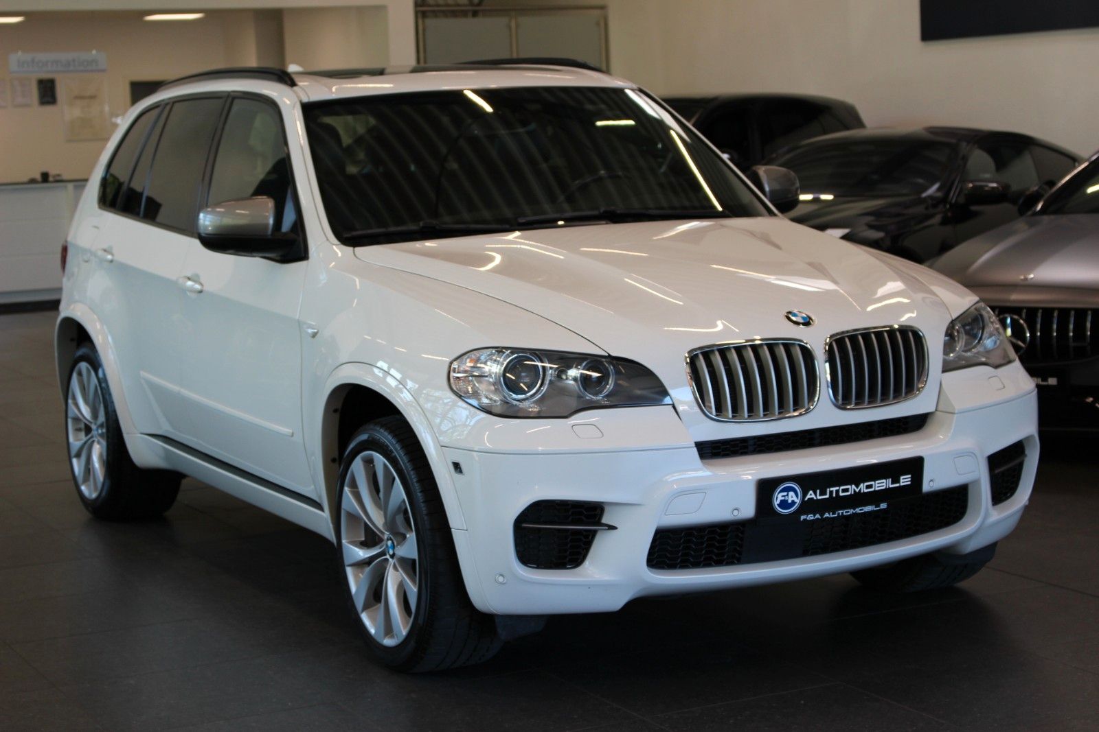 Fahrzeugabbildung BMW X5 M50 M50d* 2.Hand* PNRM*Kamera*Soft-Close