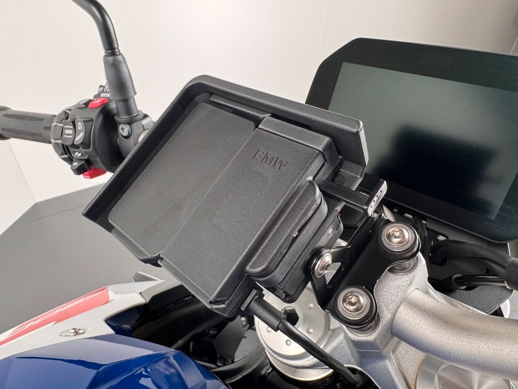 Fahrzeugabbildung BMW F900 R *VOLLAUSSTATTUNG *NEUWERTIG