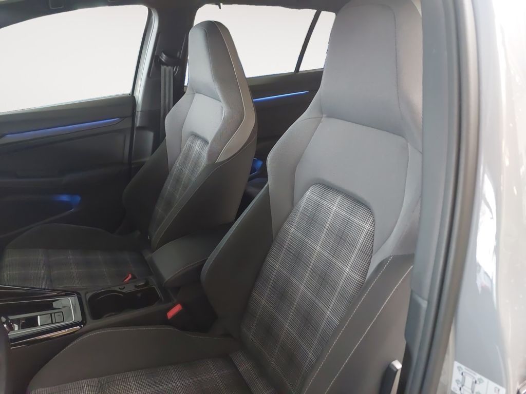 Fahrzeugabbildung Volkswagen Golf 2.0 TDI GTD Matrix Head Up Black Style ACC