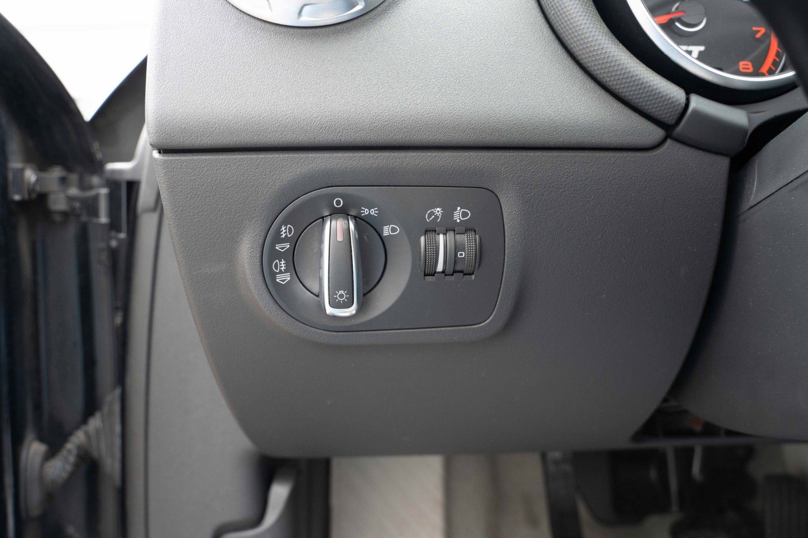 Fahrzeugabbildung Audi TT ROADSTER 2.0 TFSI NAVI XENON MFL ALCANTARA