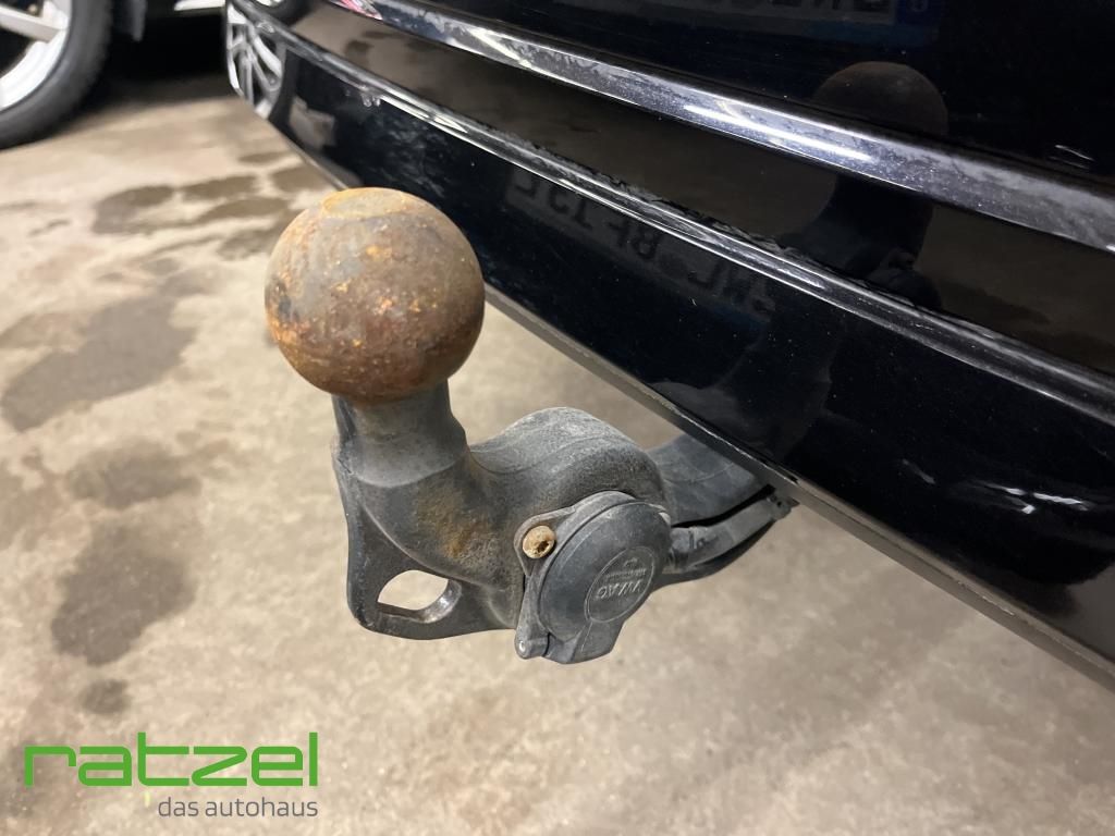 Fahrzeugabbildung SKODA Octavia Combi Ambition TDI Navi LED AHK Lane Ass