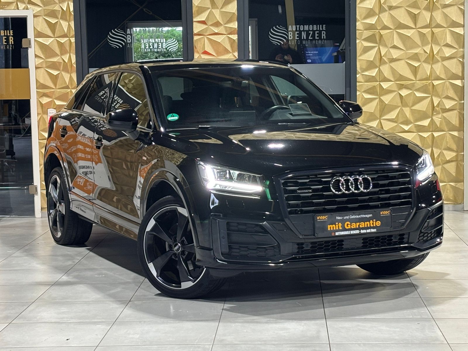 Fahrzeugabbildung Audi Q2 quattro sport/S-LINE/HEAD-UP/KAMERA/B&O