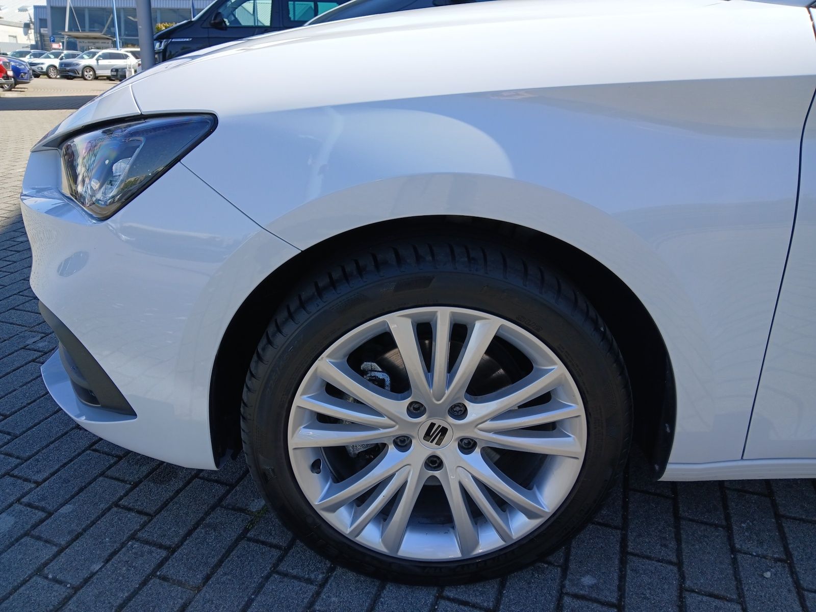 Fahrzeugabbildung SEAT Leon 1.0 TSI Style LED Climatronic GRA PDC SH LM