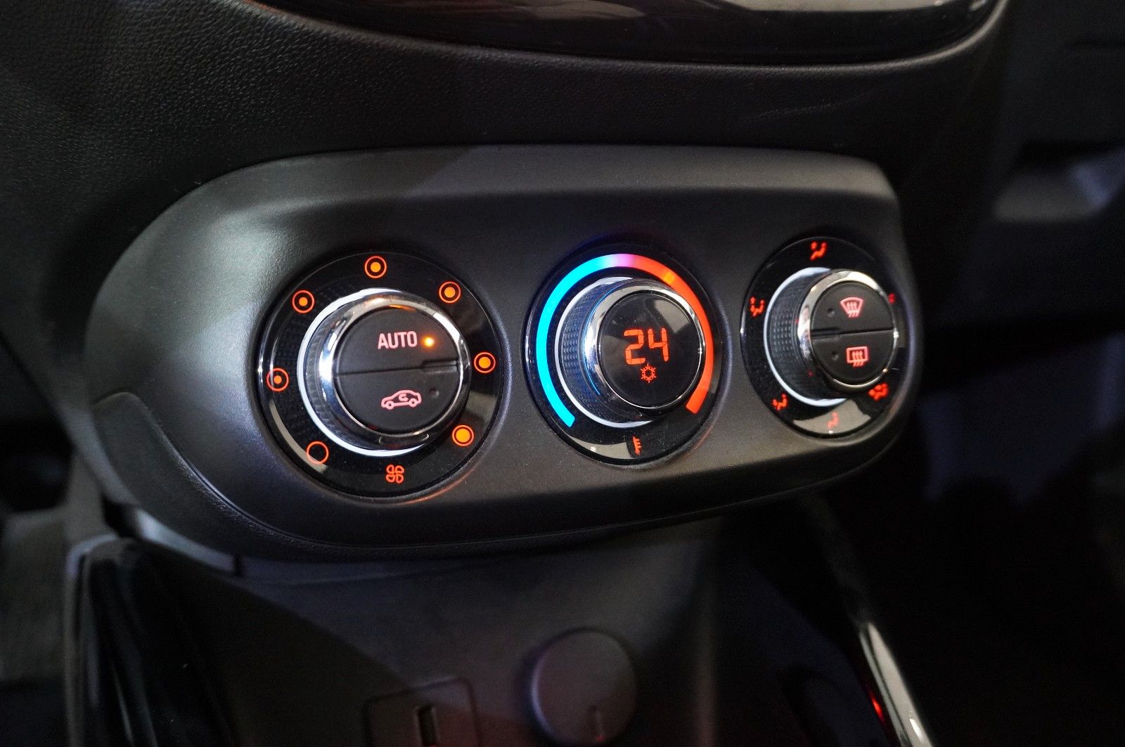 Fahrzeugabbildung Opel Adam 1.4 SLAM LED/KLIMA/PDC/WINTER/SPORT/TEMP.