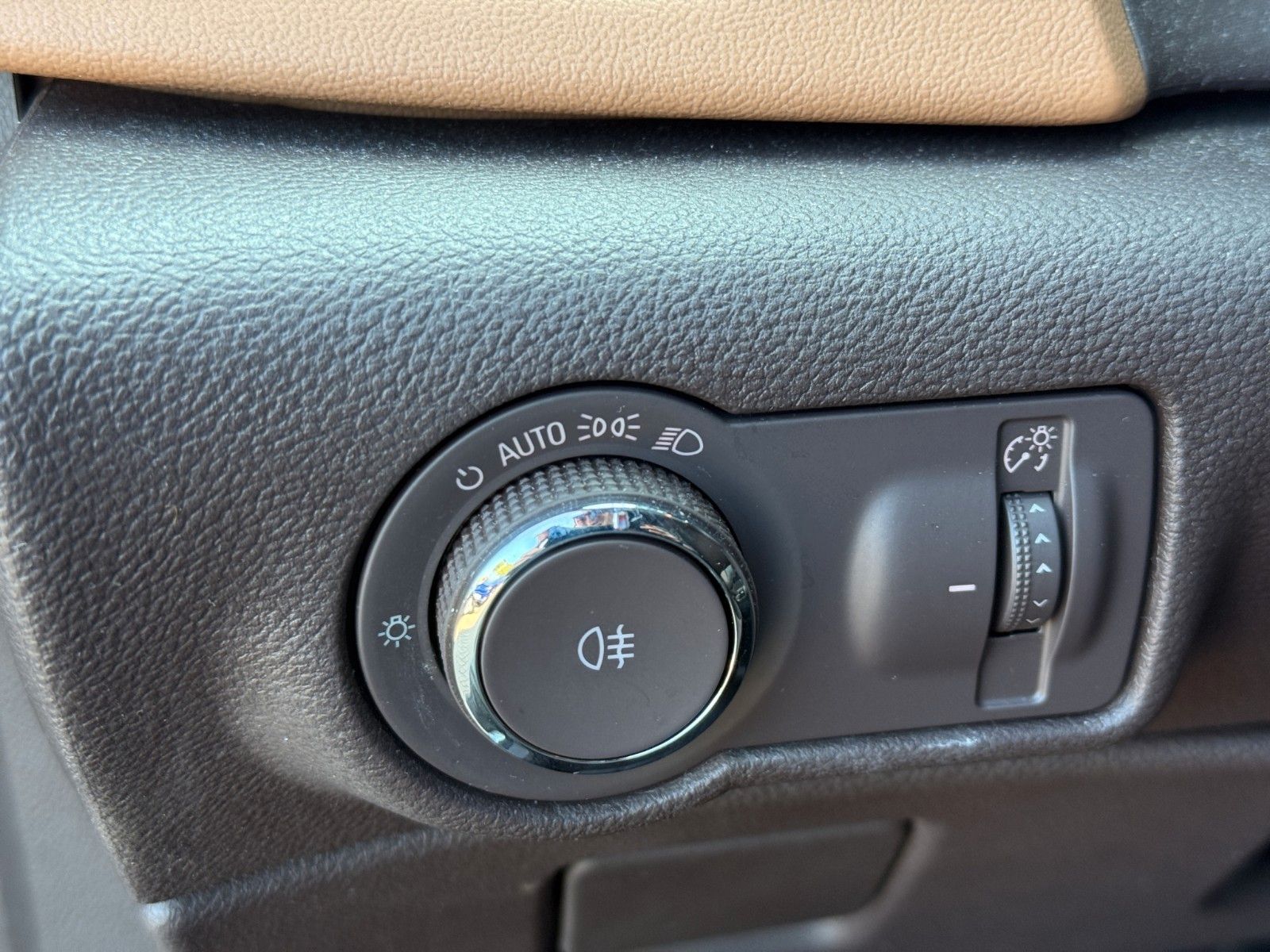 Fahrzeugabbildung Opel Astra J Sports *Bhz-Lenkrad*Tempomat*PDC*Sitzhz