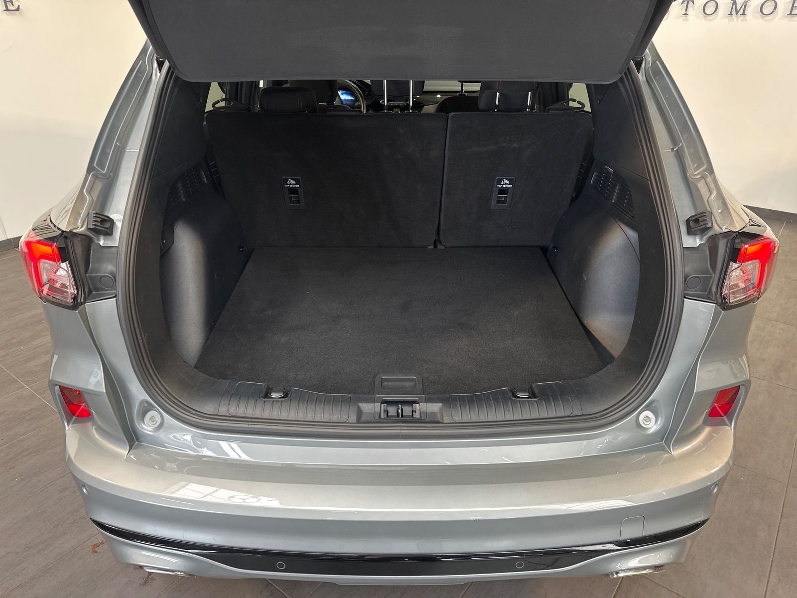 Fahrzeugabbildung Ford Kuga 2.5 PHEV ST-Line NAV+LED+KAMERA+SHZ+18ZOLL