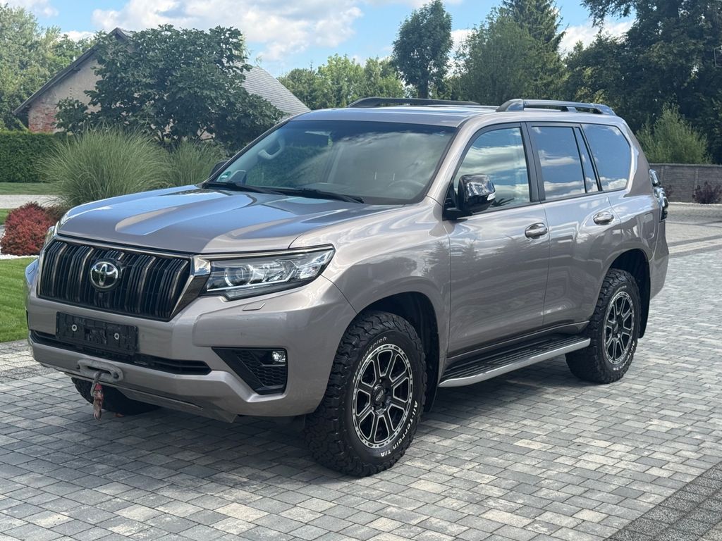 Image of Toyota Land Cruiser