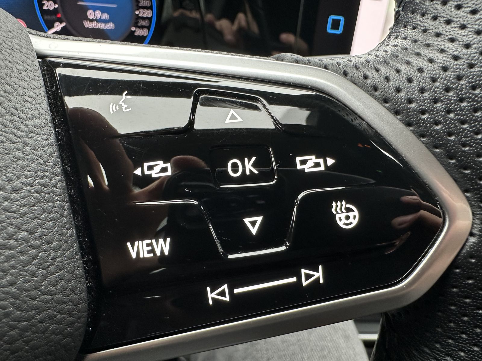 Fahrzeugabbildung Volkswagen Golf GTD NAV+IQ-LIGHT+VCOCKPIT+KAMERA+ACC+18ZOLL