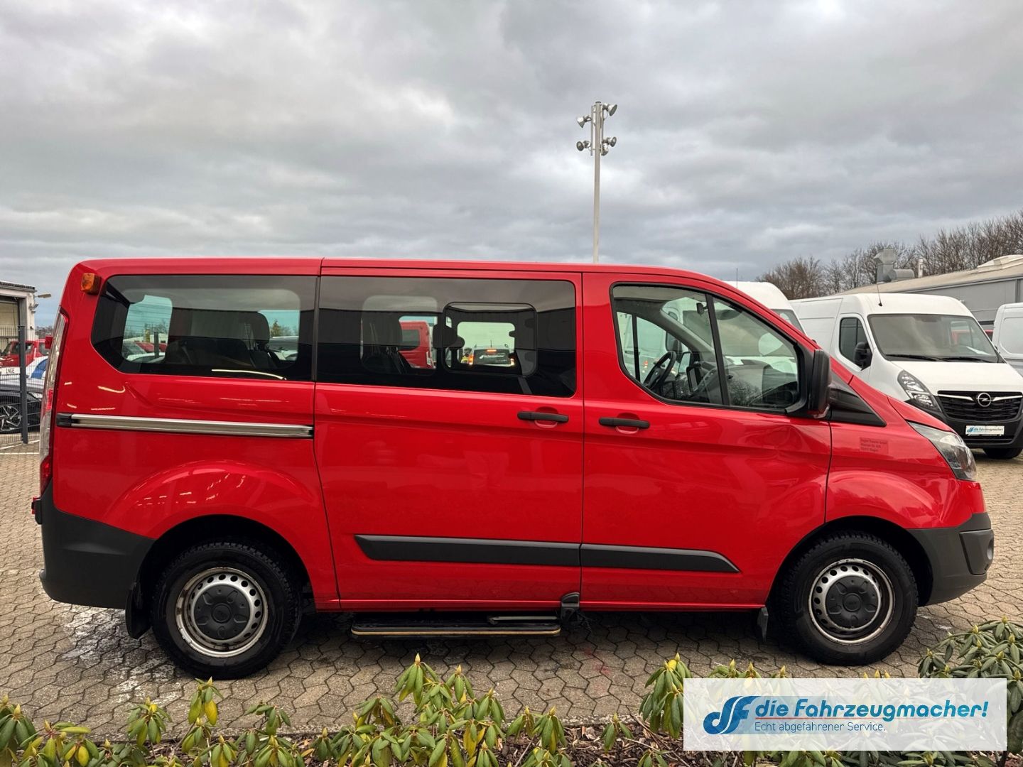 Fahrzeugabbildung Ford Transit Custom Tourneo 300 L1 *2131