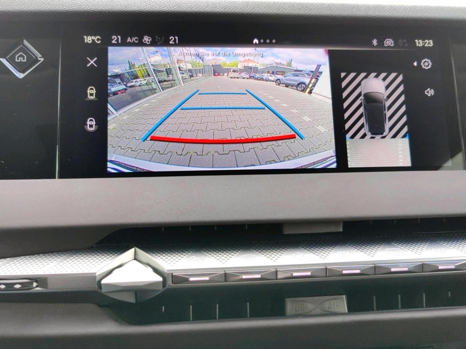 DS Automobiles N°4 ÉTOILE + Nappa BlueHDi 131 PS