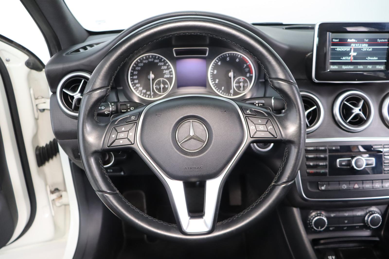 Mercedes-Benz A 180 Sitzhzg. * Xenon * HU/AU + Service neu