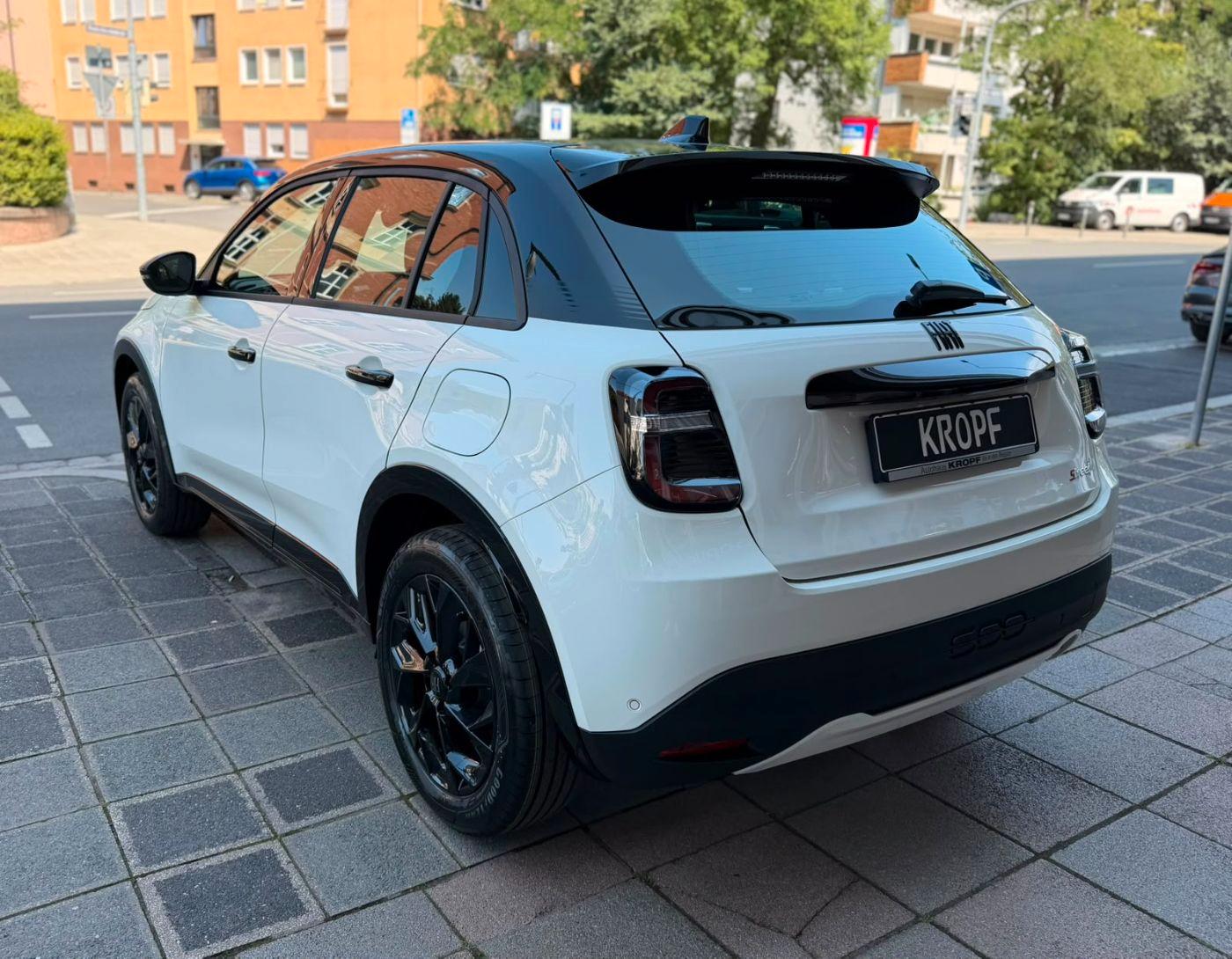 Fiat 600 Street 18 Zoll / CarPlay / Neuwagen