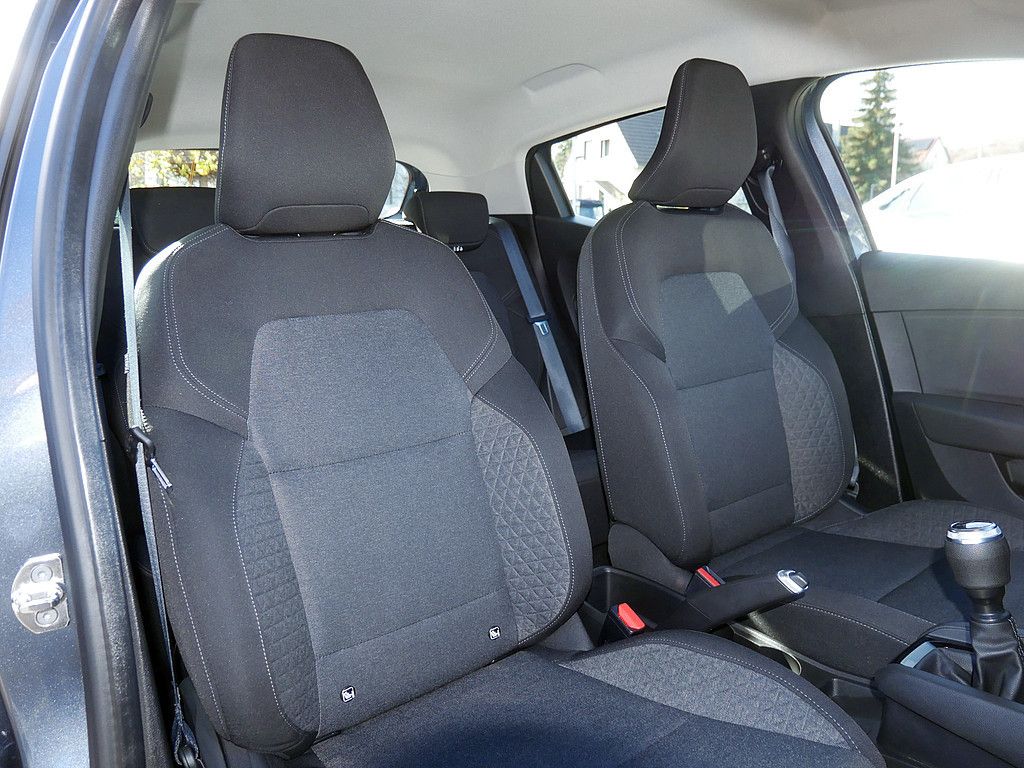 Fahrzeugabbildung Renault Clio Equilibre 1.0 KLIMA PDC LED SCHEINWERFER