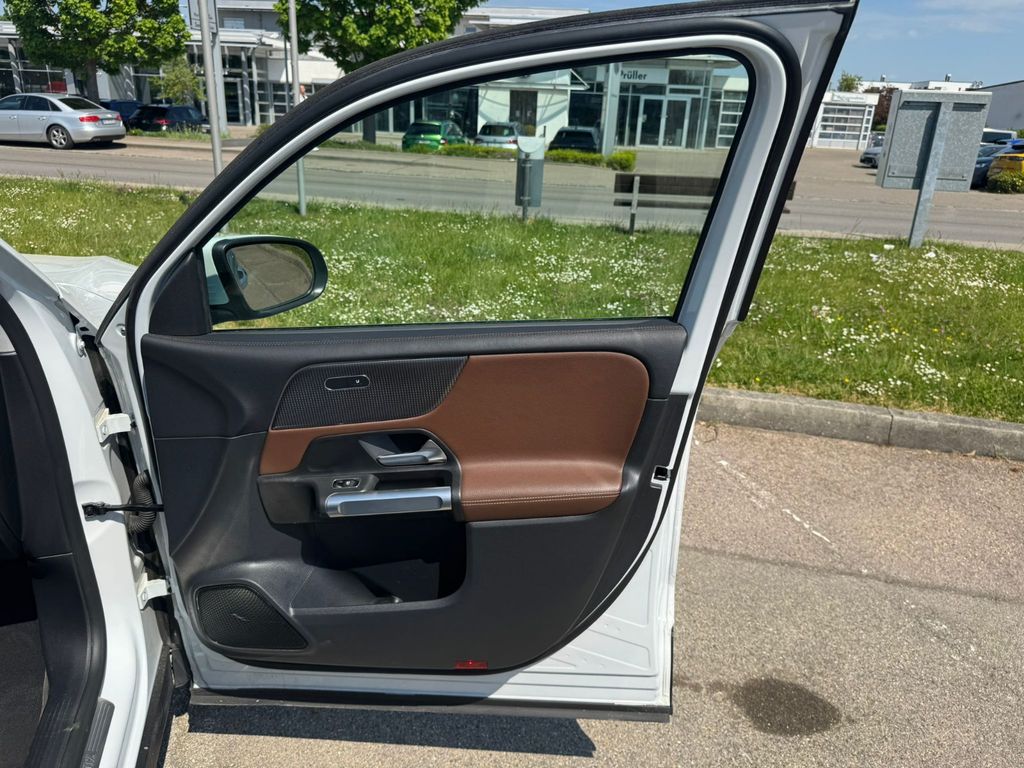 MERCEDES-BENZ GLB 200 30