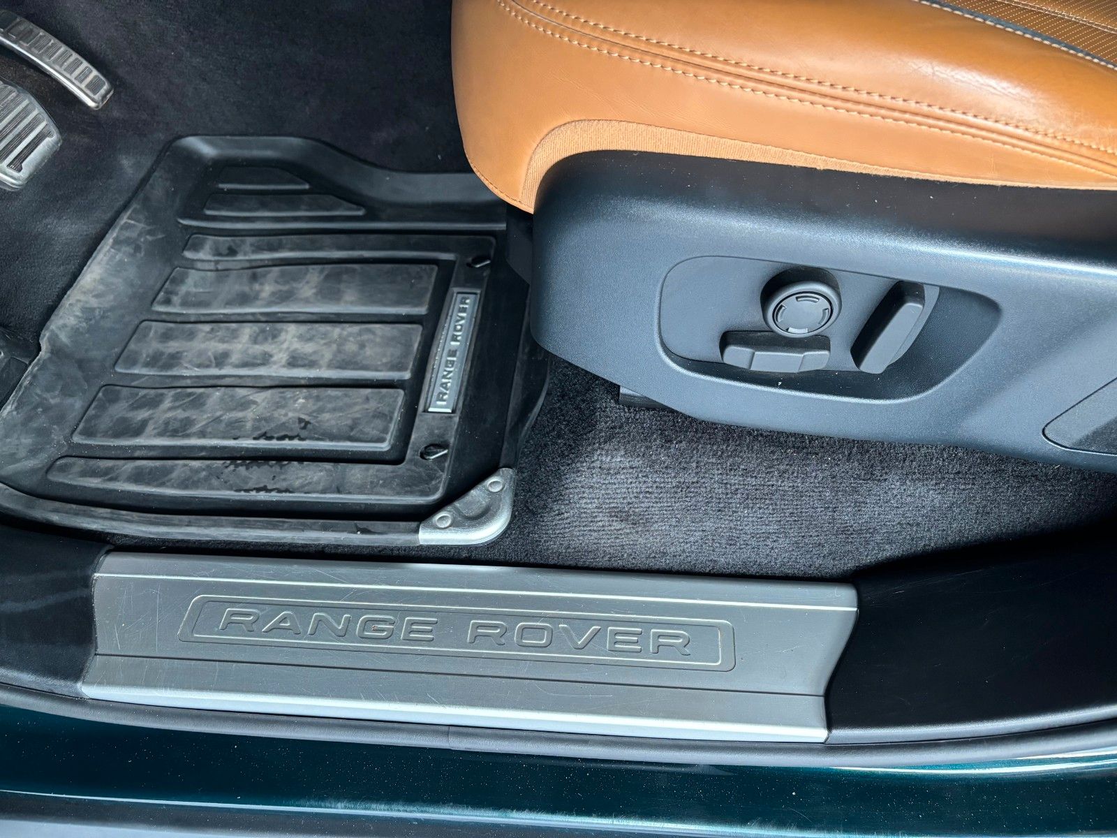 Fahrzeugabbildung Land Rover Range Rover Sport D350 /PANO/MERIDIAN/KEYLESS