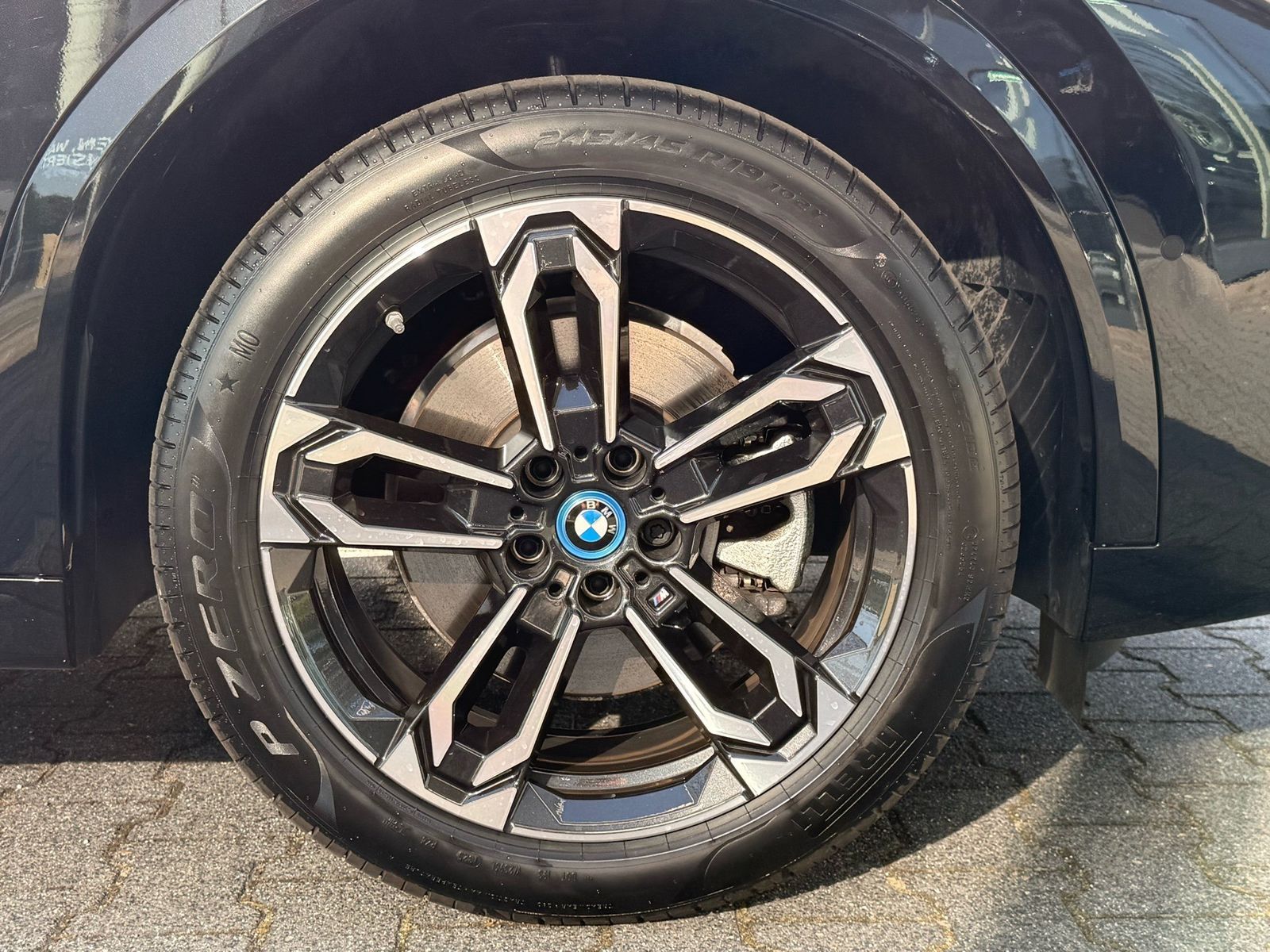 BMW iX2 - Bild 20