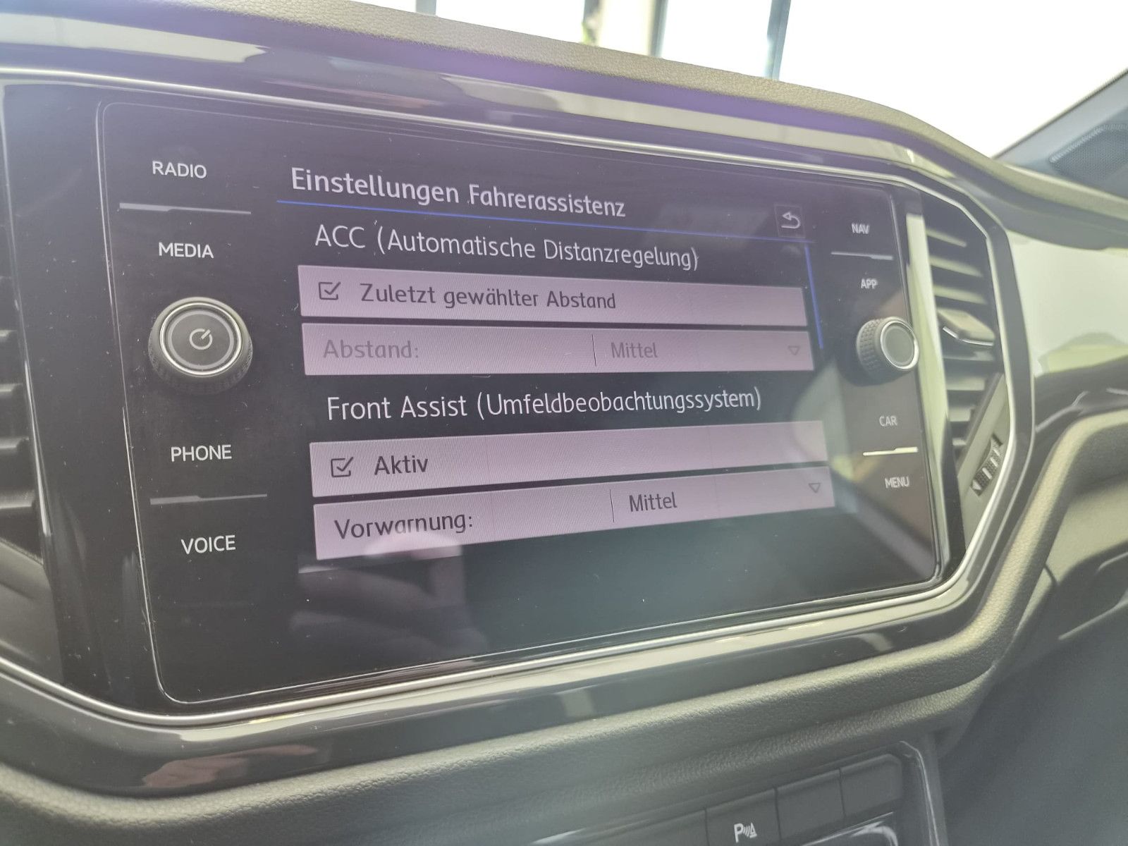 Fahrzeugabbildung Volkswagen T-Roc Sport 4Motion / LED / SCHECKHEFT