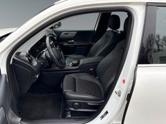 Fahrzeugabbildung Mercedes-Benz GLB 200d - App*Kamera*Tempomat*17"LM"!!!