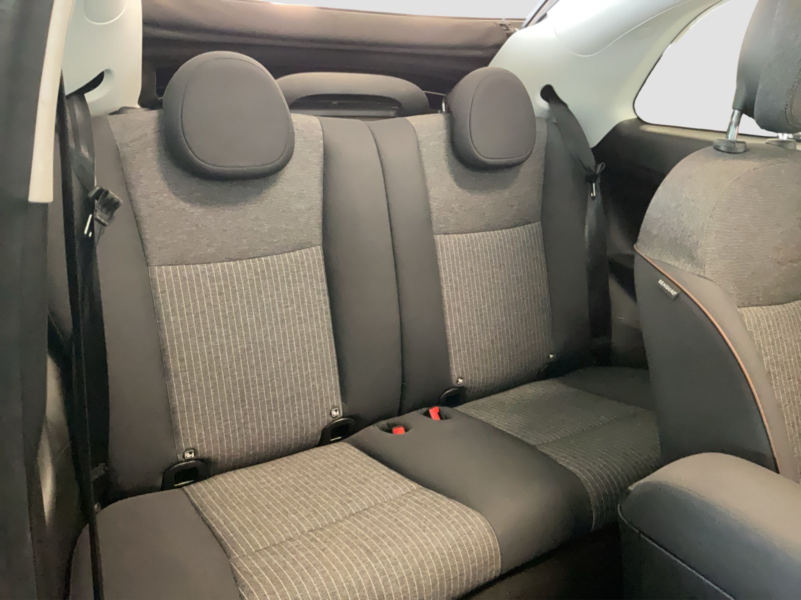 Fahrzeugabbildung Fiat 500e Cabriolet Icon + Kamera, LED, Sitzheizung