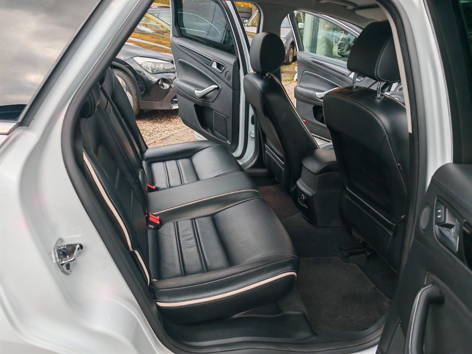 Ford Mondeo 2014 — photo 19