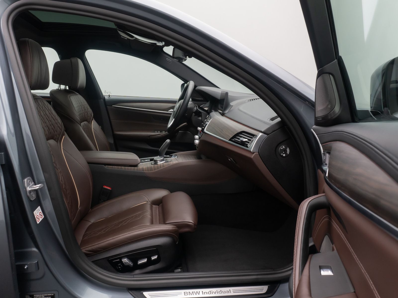 Fahrzeugabbildung BMW 530e Luxury Line ACC 360&deg; DAB Alarm Individual