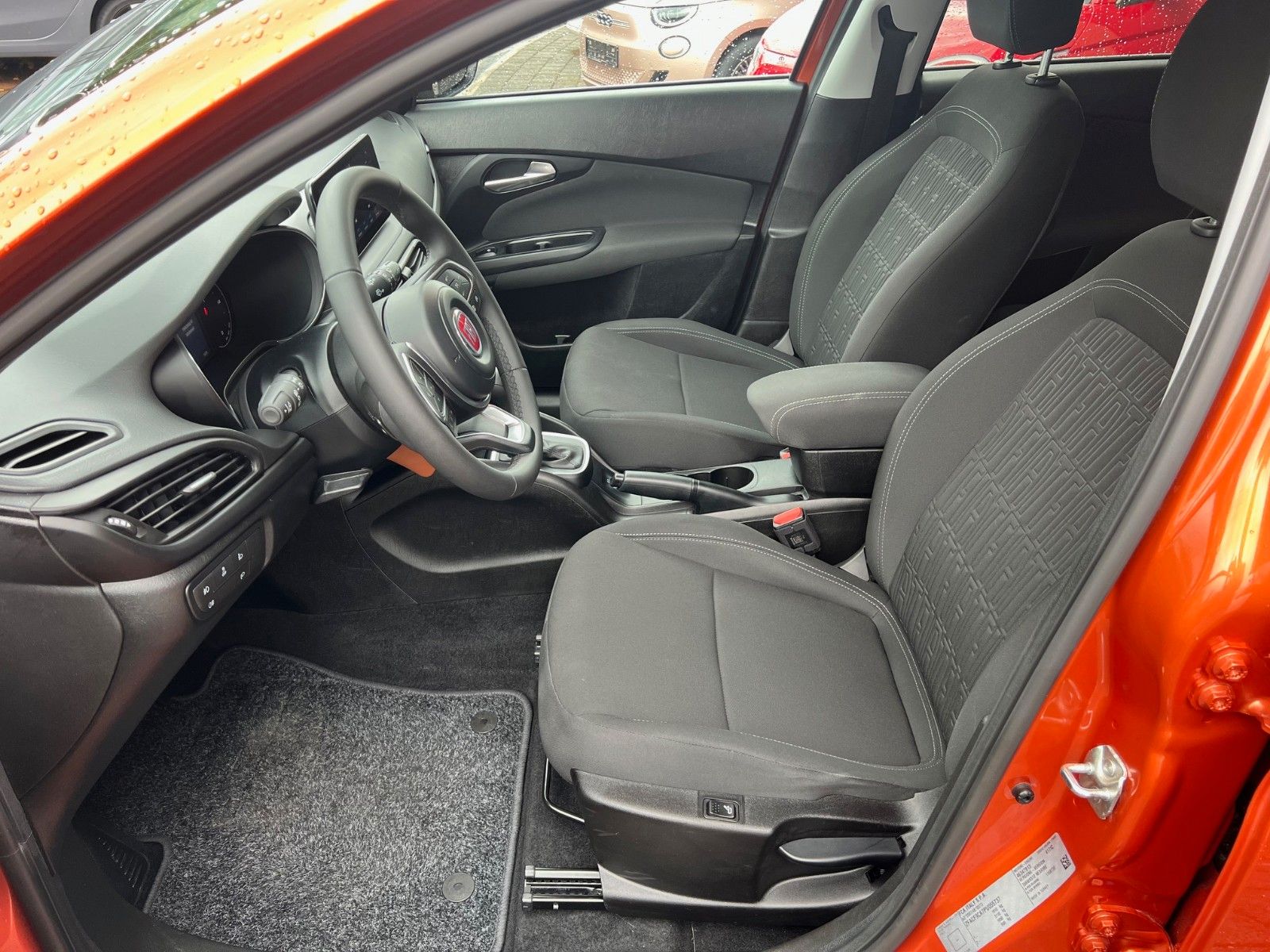 Fahrzeugabbildung Fiat Tipo Cross