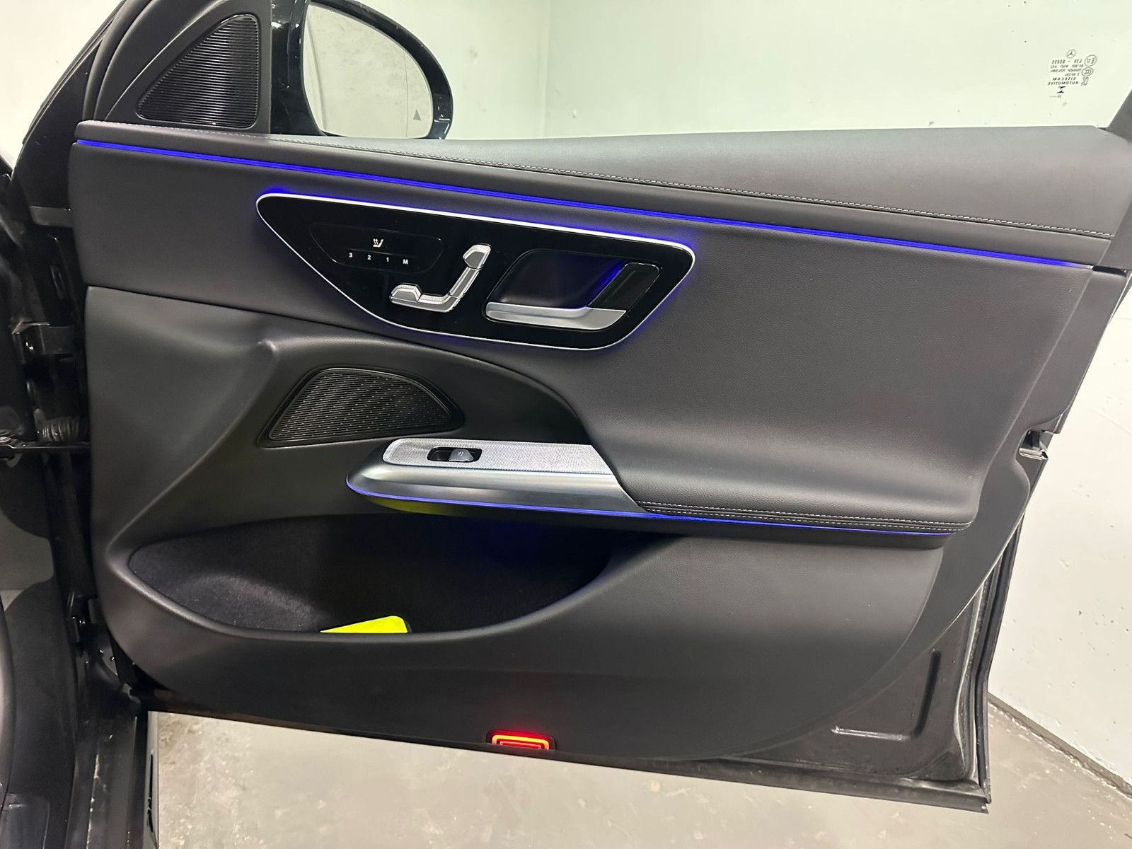 Fahrzeugabbildung Mercedes-Benz E 450 4MATIC T All-Terrain Autom. *AHK*AMBIENTE*