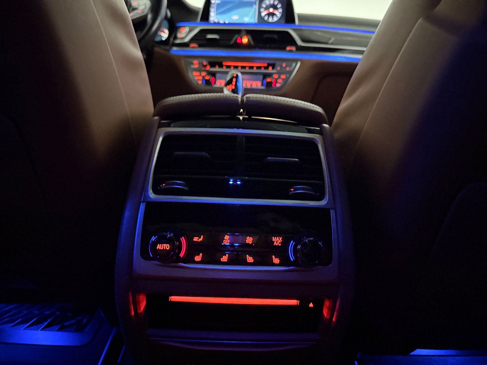 Fahrzeugabbildung BMW 740 d xDrive/MASSAGE/HuD/B&W/LASER/TV-FUNKTION