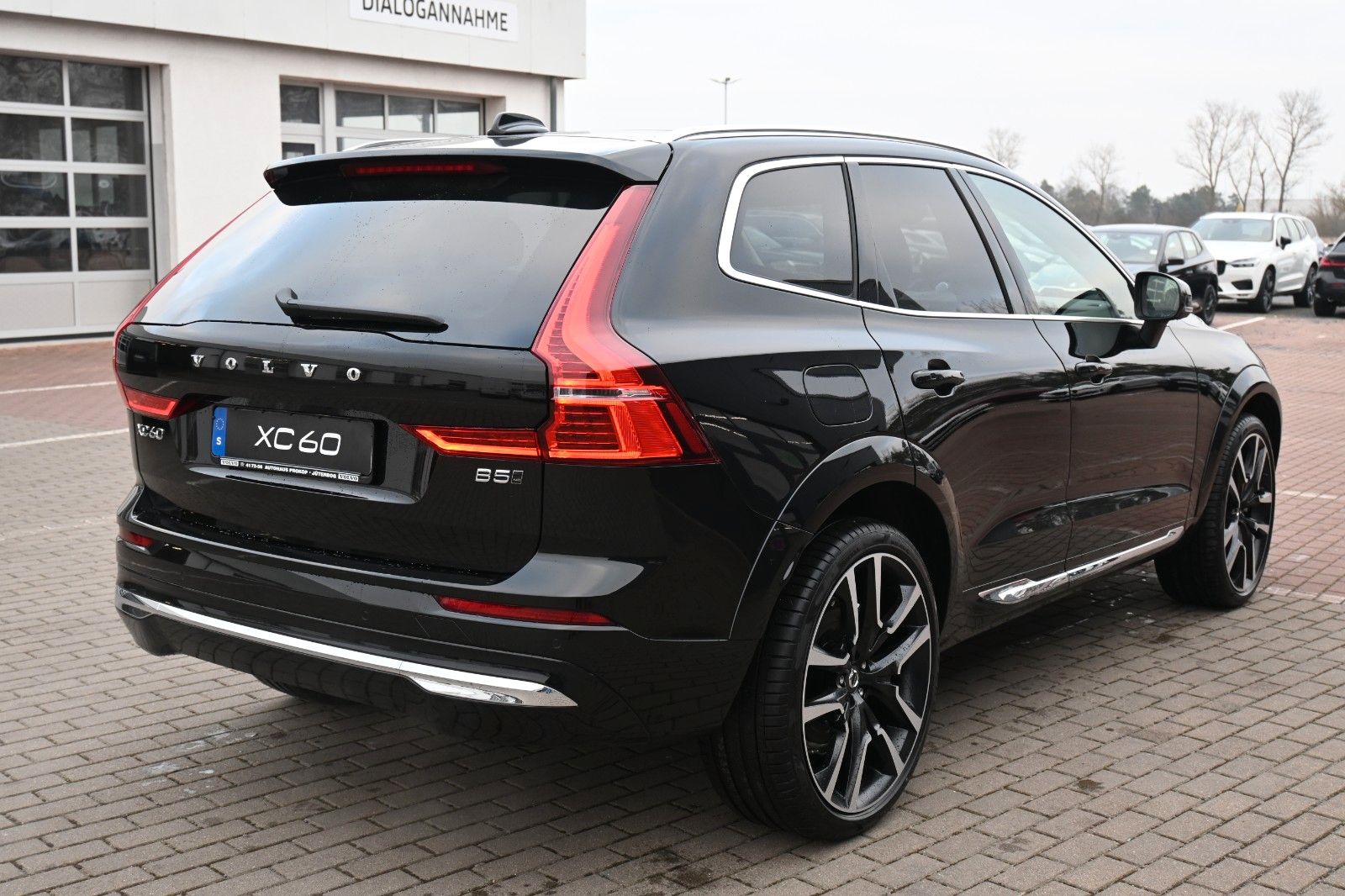 Fahrzeugabbildung Volvo XC60 B5 D AWD Ultimate Bright*STDHZG*360°*LUFT*