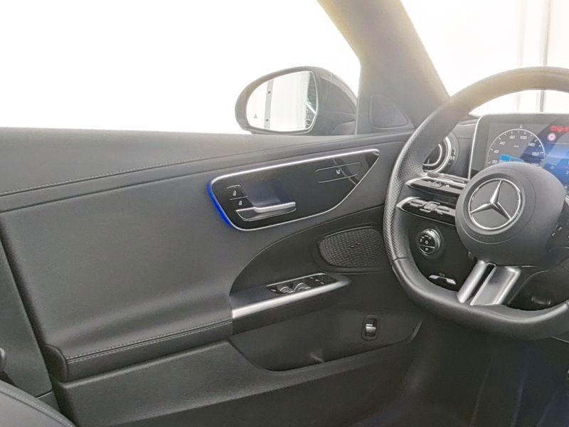Fahrzeugabbildung Mercedes-Benz C 180 AMG+NIGHT+LENKRADHEIZ+360°+AMBIENTE+