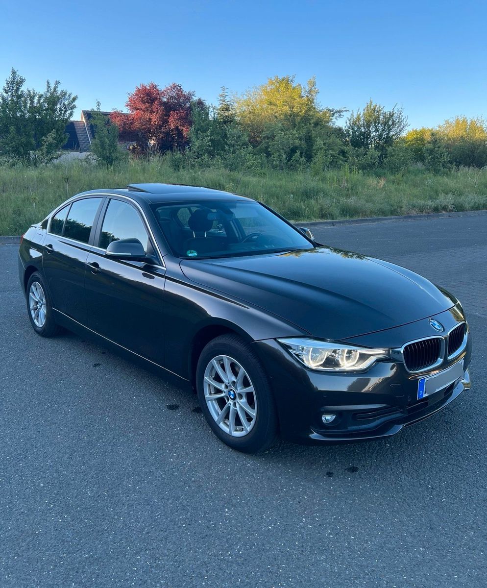BMW BMW 320d Xdrive Glasdach+Carplay+AdLED+Hif...