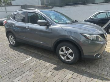 Nissan Qashqai - 1