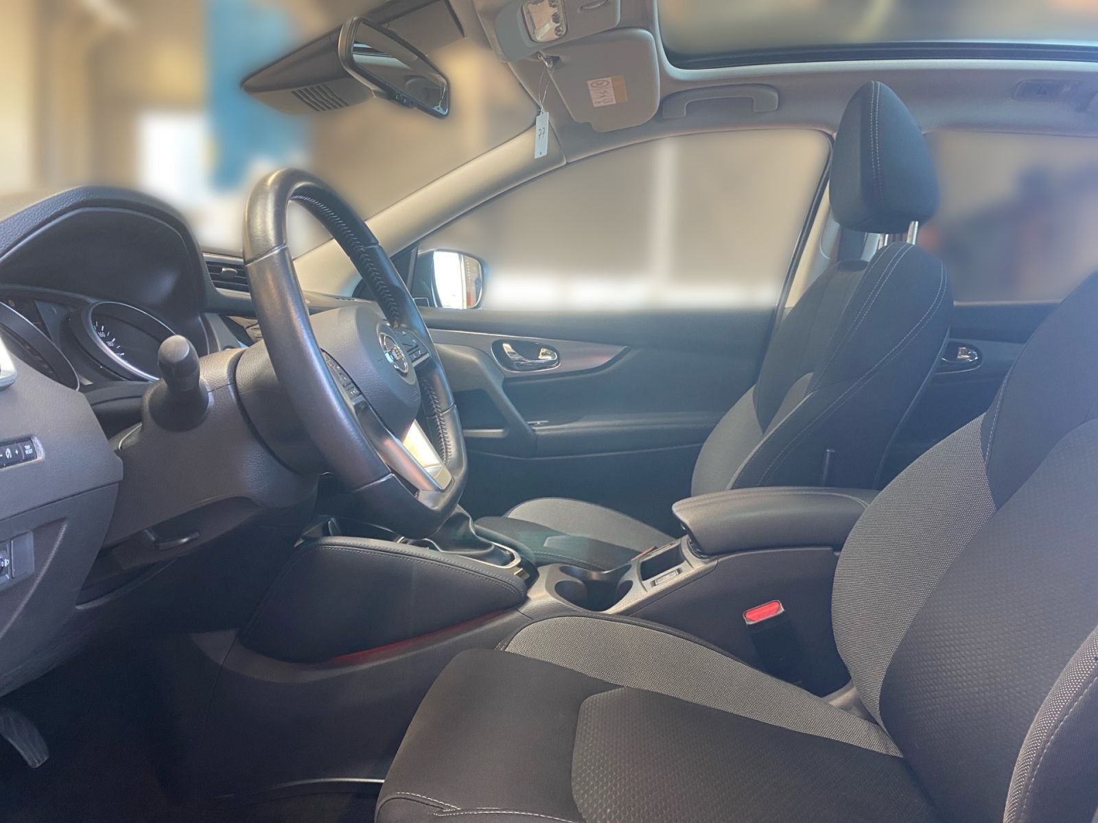 Fahrzeugabbildung Nissan Qashqai 1.3 DIG-T N-Connecta Automatik TCE 160