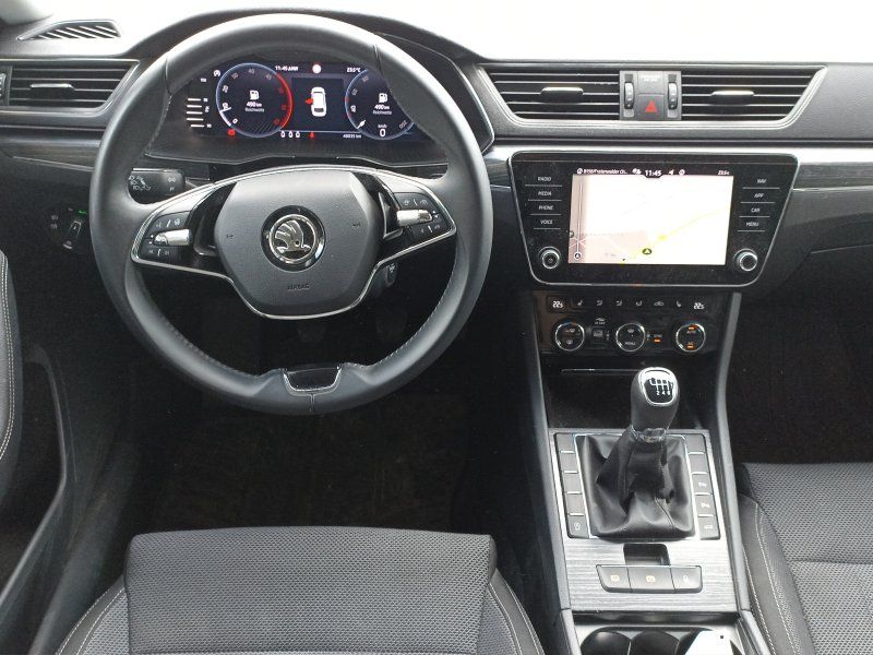 Fahrzeugansicht 11 Fahrzeugabbildung SKODA Superb Combi 2.0 TDI Style ACC+NAVI+WINTER-PAK.