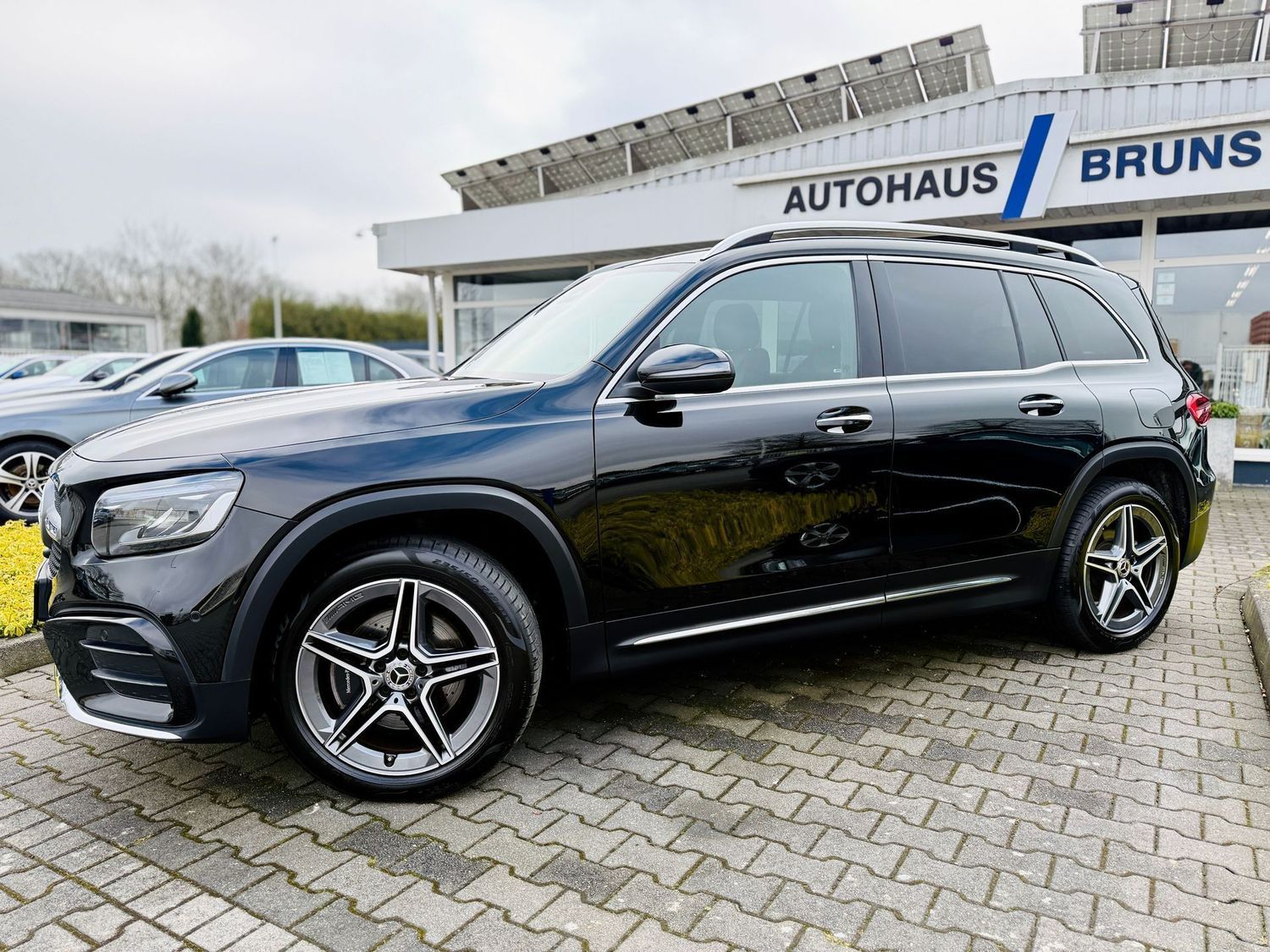 Fahrzeugabbildung Mercedes-Benz GLB 200 d AMG - Distronic, AHK, LED, EDW, RFK, K