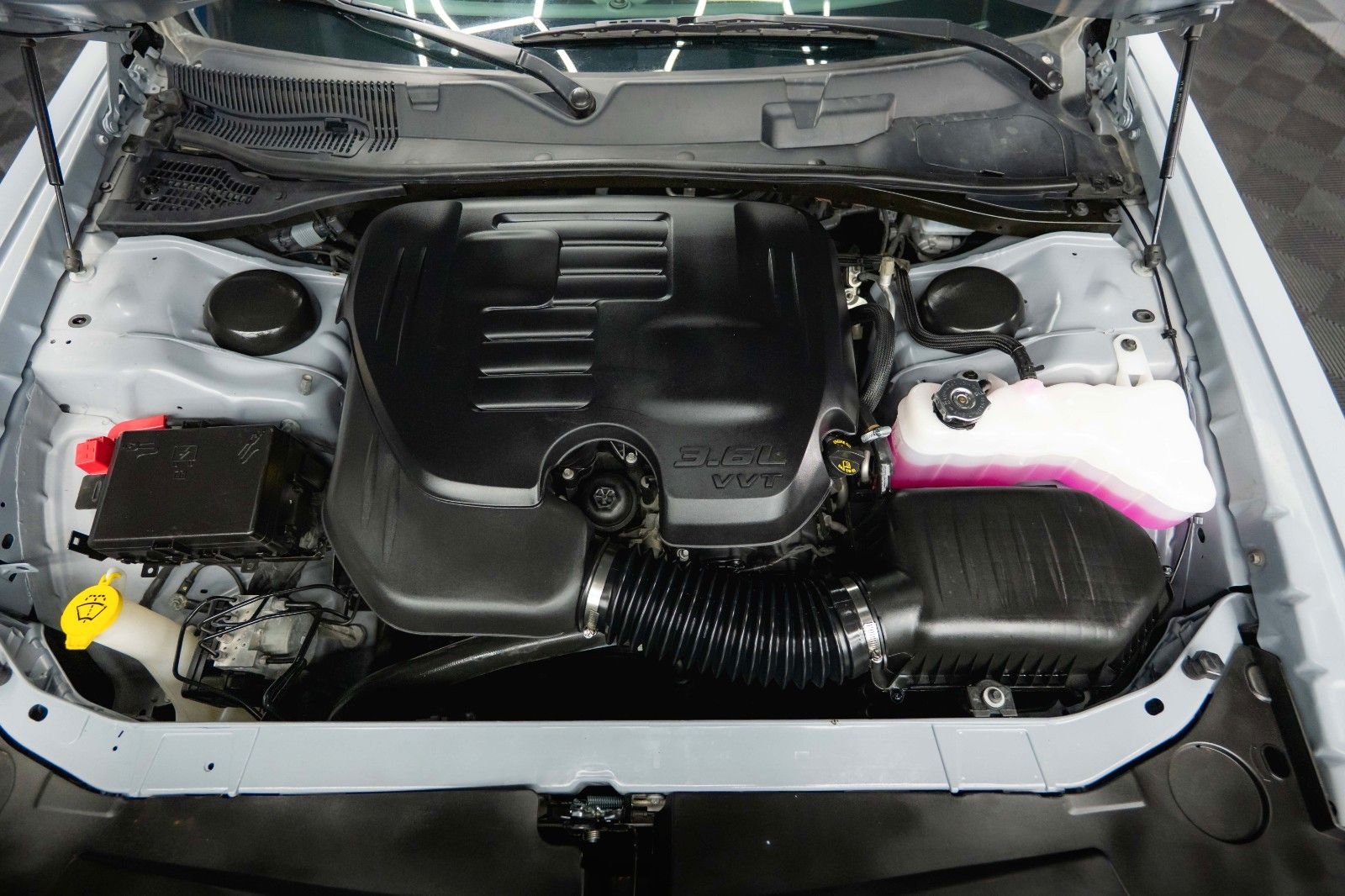 Fahrzeugabbildung Dodge Challenger 3.6 V6 4x4 GT SRT Styling *LED*19%*