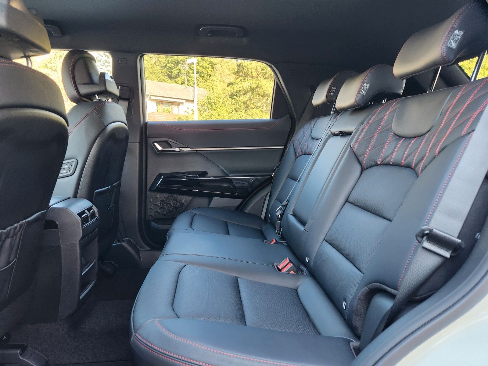 Fahrzeugabbildung KGM ACTYON+BLISS+SH VO+HI+ELEKTR.HECKKLAPPE+KAMERA H