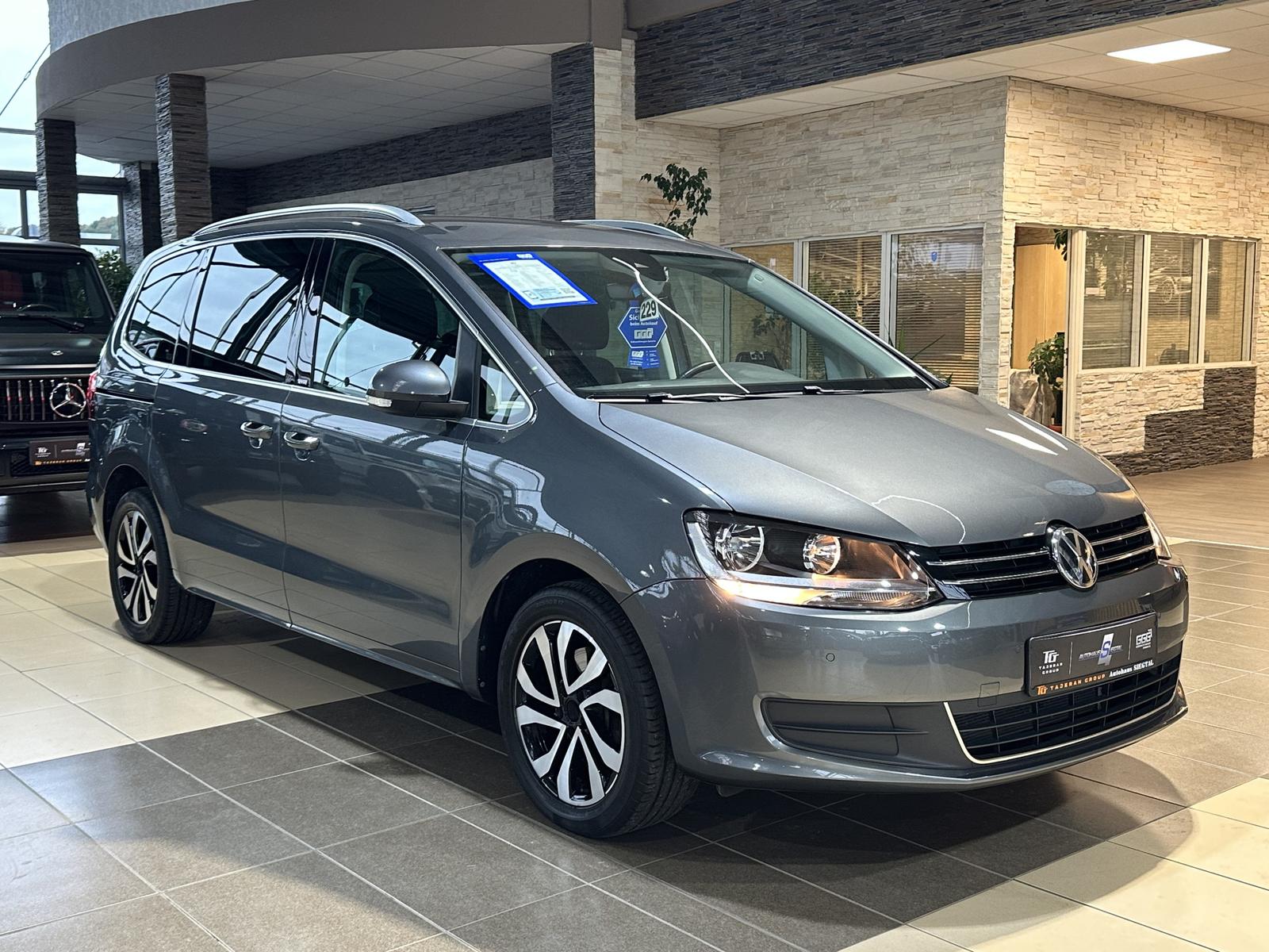 Volkswagen Sharan Business 7-Siitzer R.Cam Navi Keyless ACC