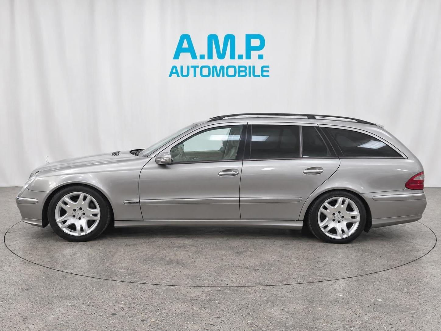 Mercedes-Benz E350 2005 — engine 3.498 cm³, 272 HP (200kW)