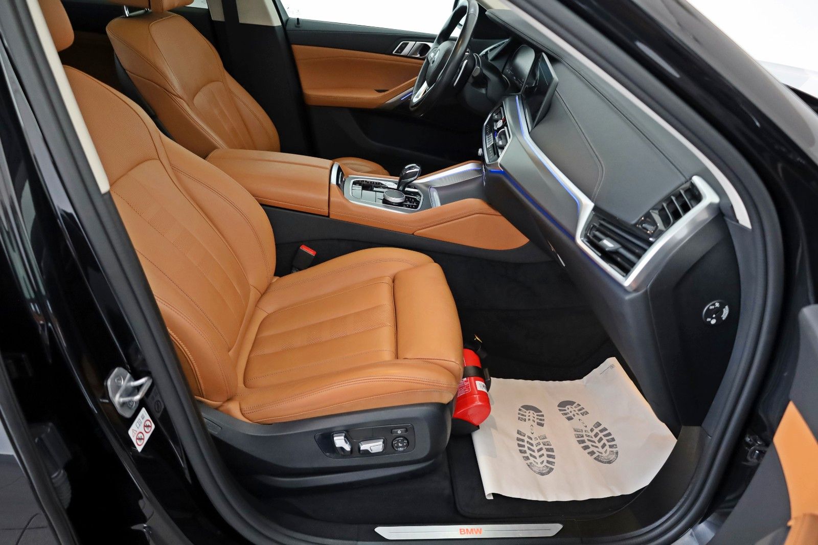 Fahrzeugabbildung BMW X6 30d xDrive Leder,Navi,LED,ACC,PanDach,ParkPak