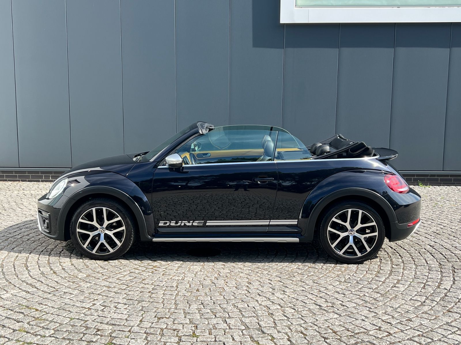 Fahrzeugabbildung Volkswagen Beetle Cabrio Dune 2.0 TDI DSG *Xenon, Navi, Sit
