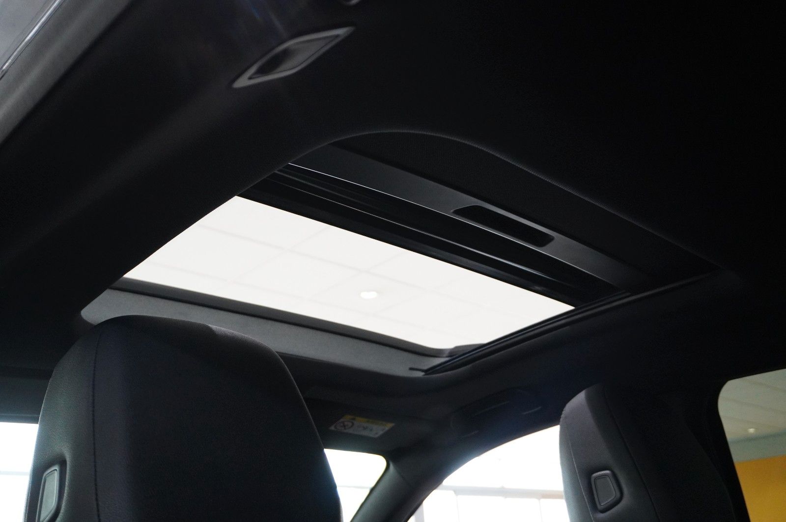 Fahrzeugabbildung Opel Astra L ST 1.2T ULTIMATE NAVI/LED/360°/PANO/DAB+