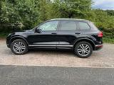 Volkswagen VW Touareg 3.0 TDI R-Line Xenon Navi Pano ... - Volkswagen Touareg in Frankfurt (Main)