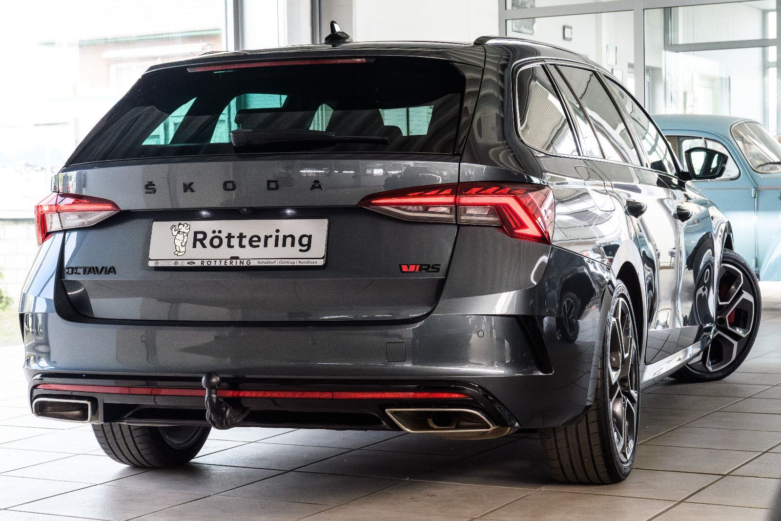 Fahrzeugabbildung SKODA Octavia 2.0 TSI DSG RS COMBI NAVI/ACC/AHK/SZH