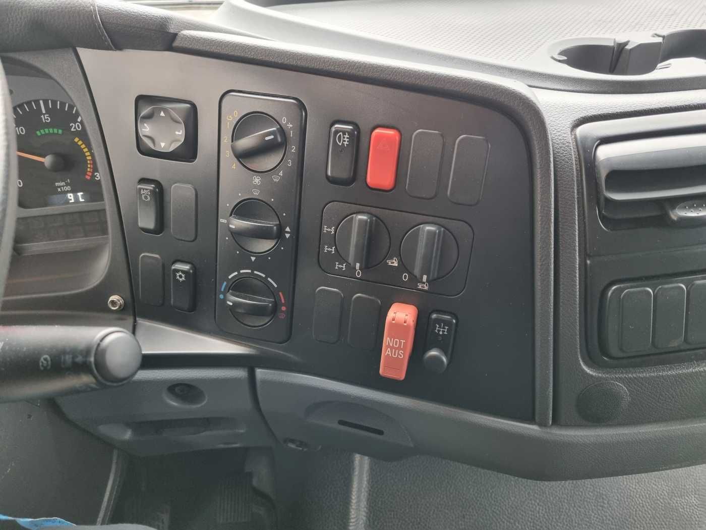 Fahrzeugabbildung Mercedes-Benz Axor 1829 A 4x4 Pritsche/Plane 10 Stück